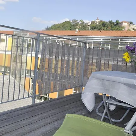 Mit Grossem Balkon *