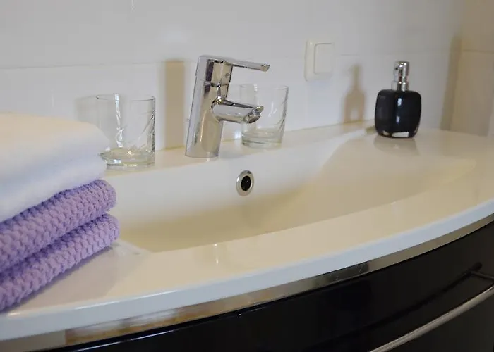 Mit Grossem Balkon Graz