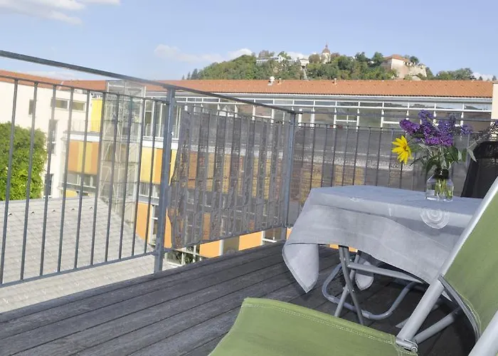 Mit Grossem Balkon *